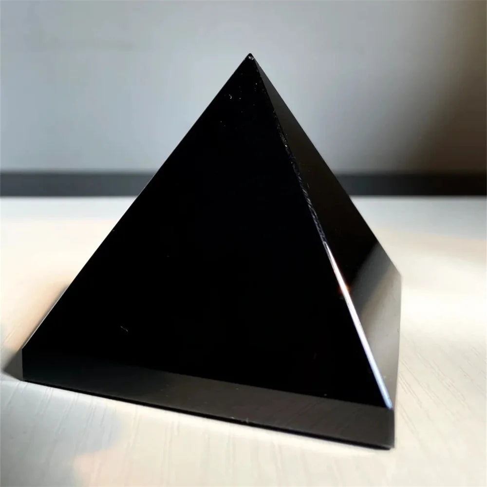 Pyramide en Obsidienne Noire – Protection & Énergie Reiki