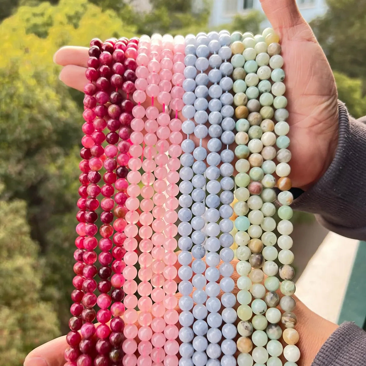 Fil de Perles en Pierres Naturelles – Tourmaline, Quartz Rose, Aigue-marine & Amazonite