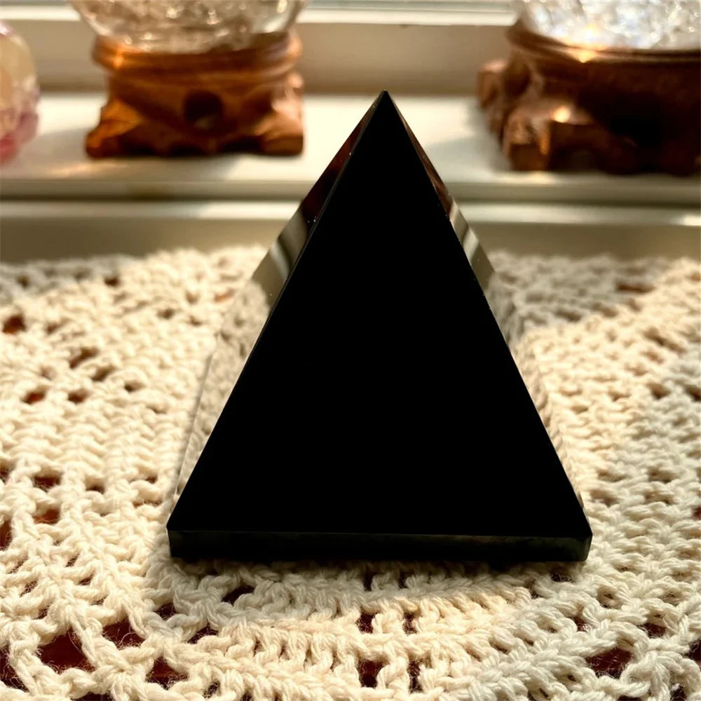 Pyramide en Obsidienne Noire – Protection & Énergie Reiki