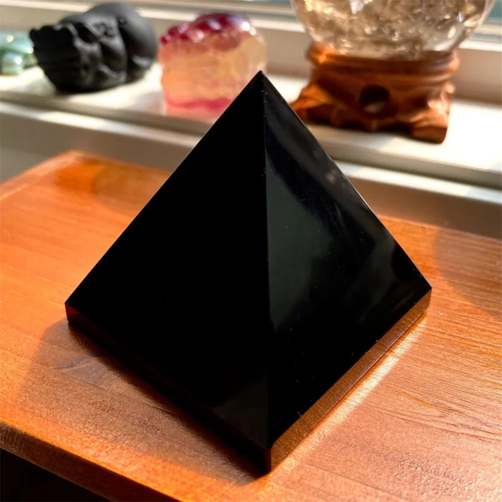 Pyramide en Obsidienne Noire – Protection & Énergie Reiki