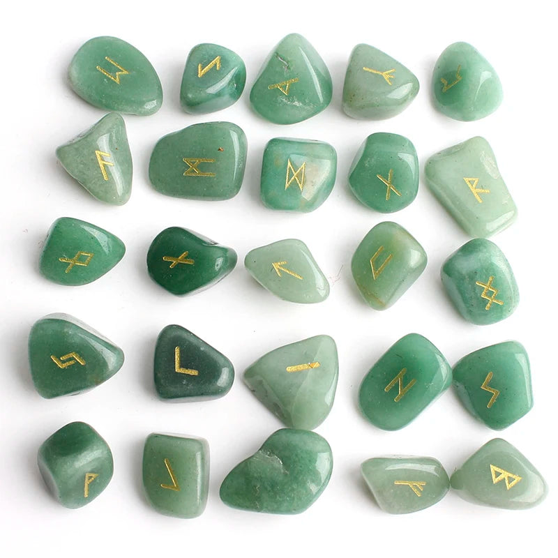 Ensemble de Runes en Pierres Naturelles – Divination & Énergie Mystique